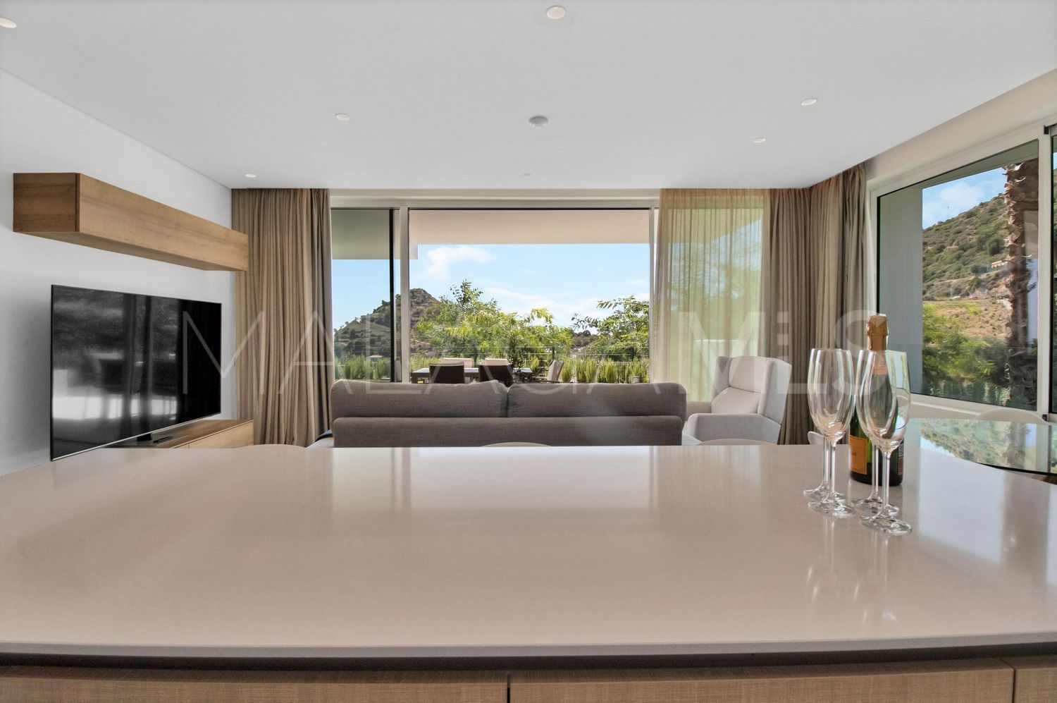Flat for sale in Palo Alto
