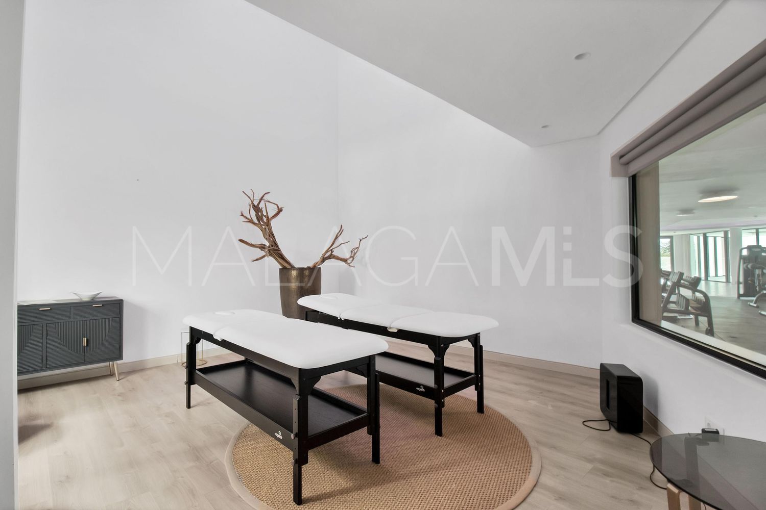 Flat for sale in Palo Alto