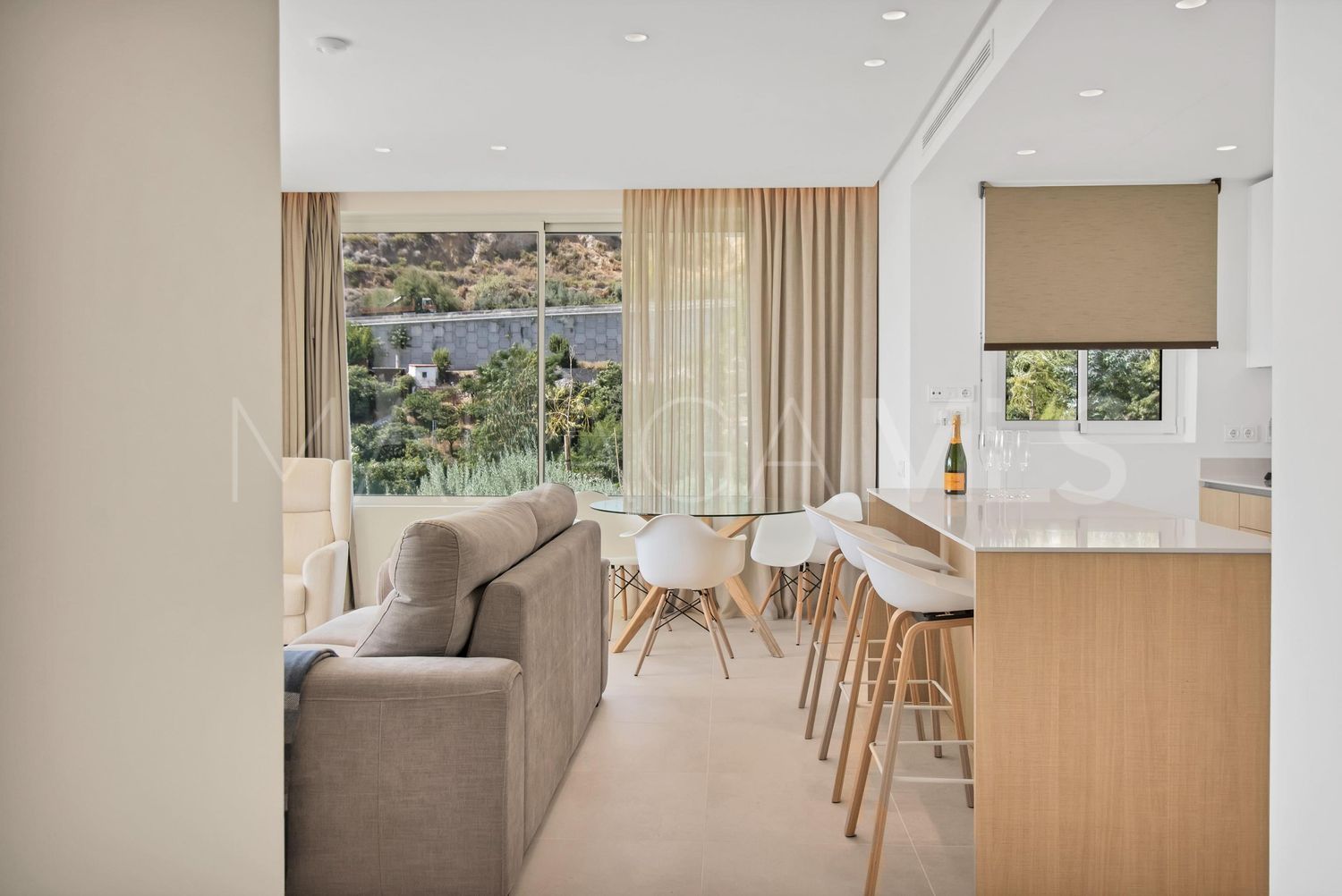 Flat for sale in Palo Alto