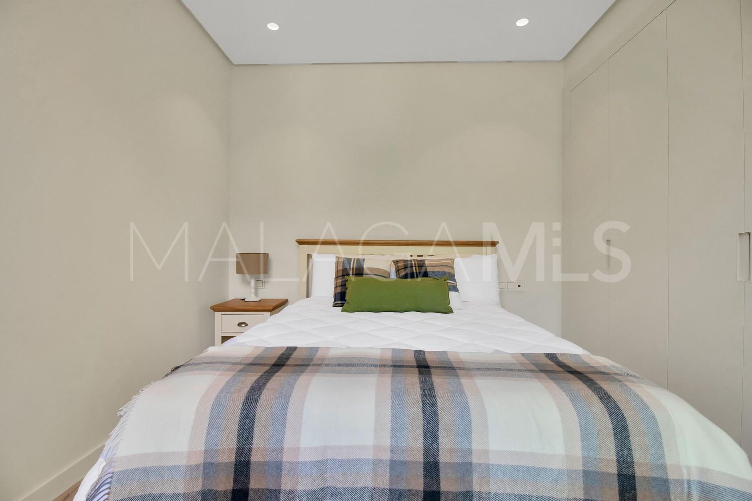 Flat for sale in Palo Alto