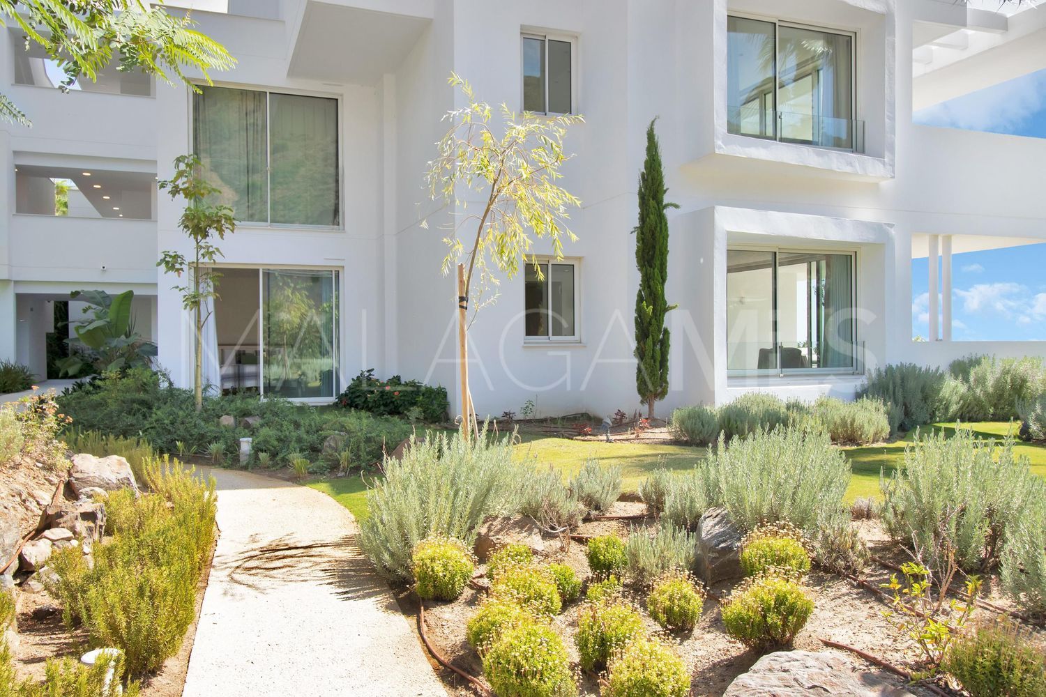 Flat for sale in Palo Alto