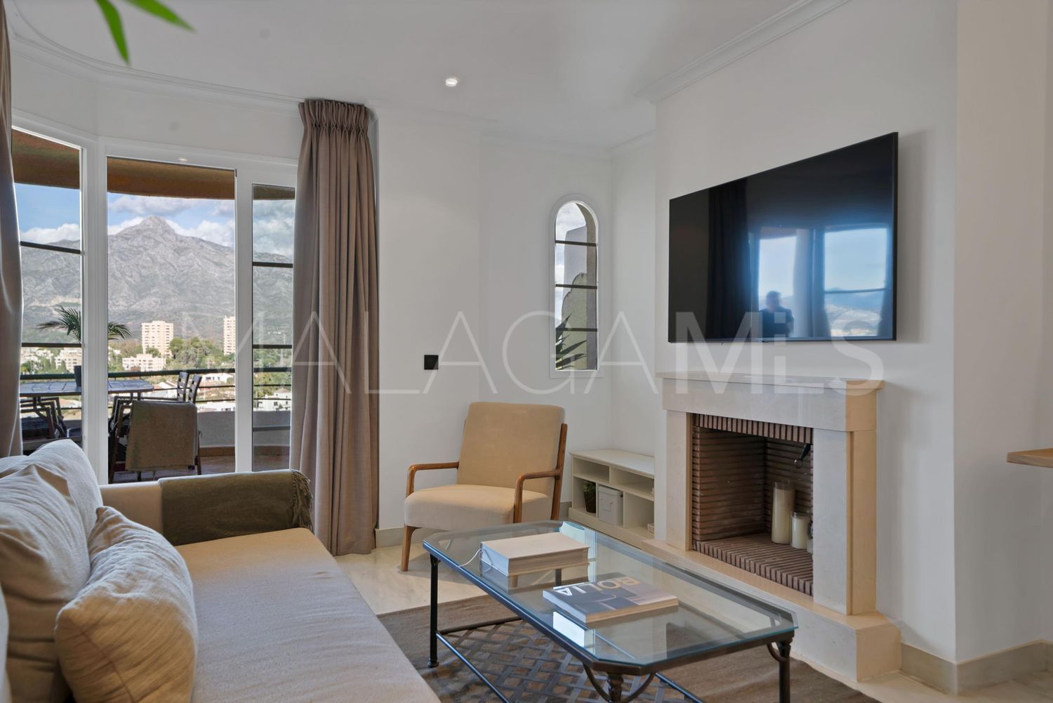 For sale Nueva Andalucia flat with 2 bedrooms