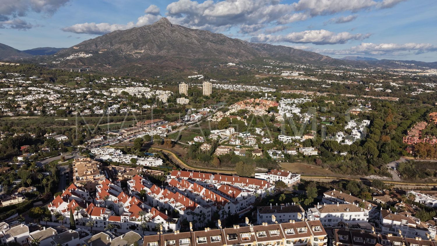 For sale Nueva Andalucia flat with 2 bedrooms