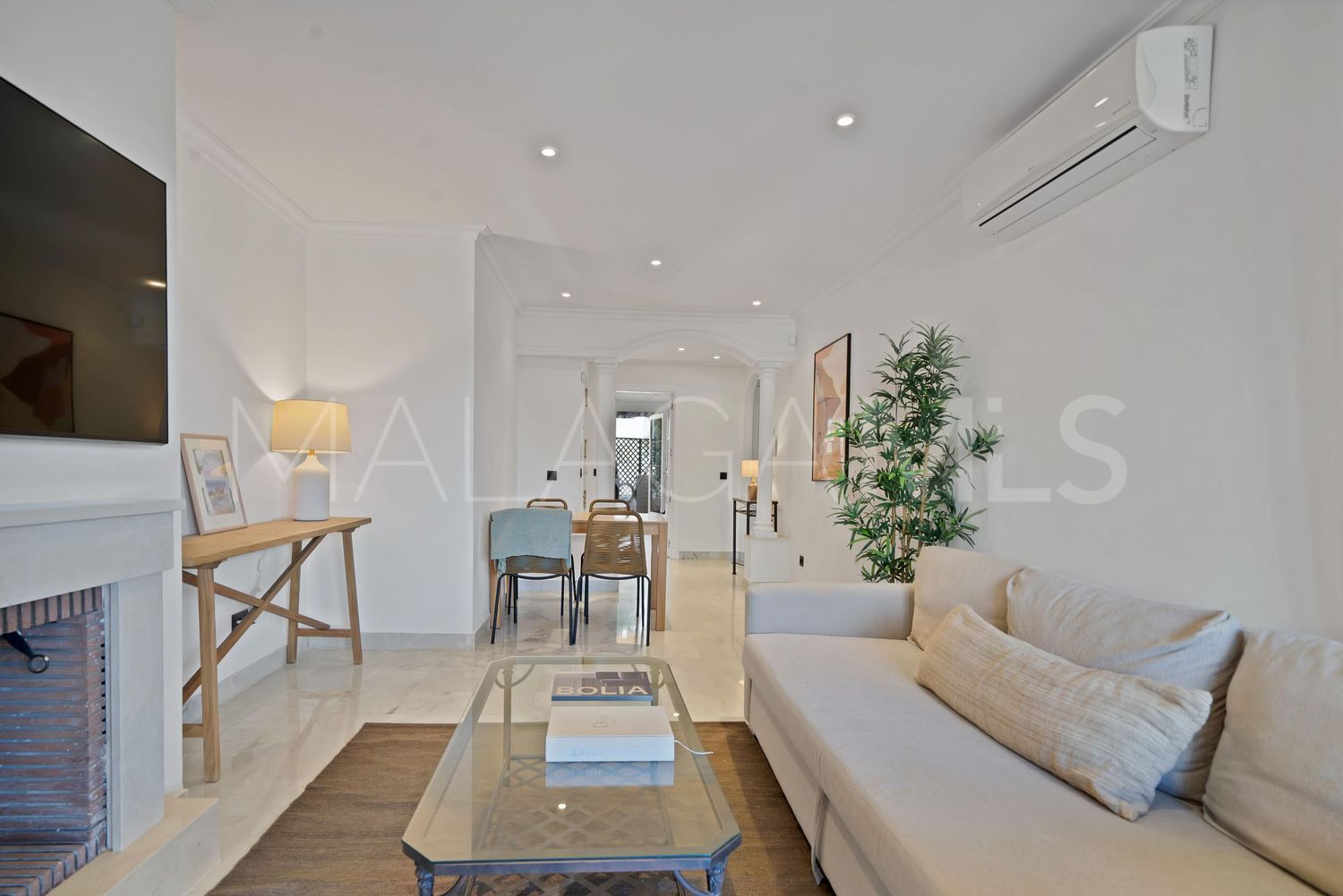 For sale Nueva Andalucia flat with 2 bedrooms