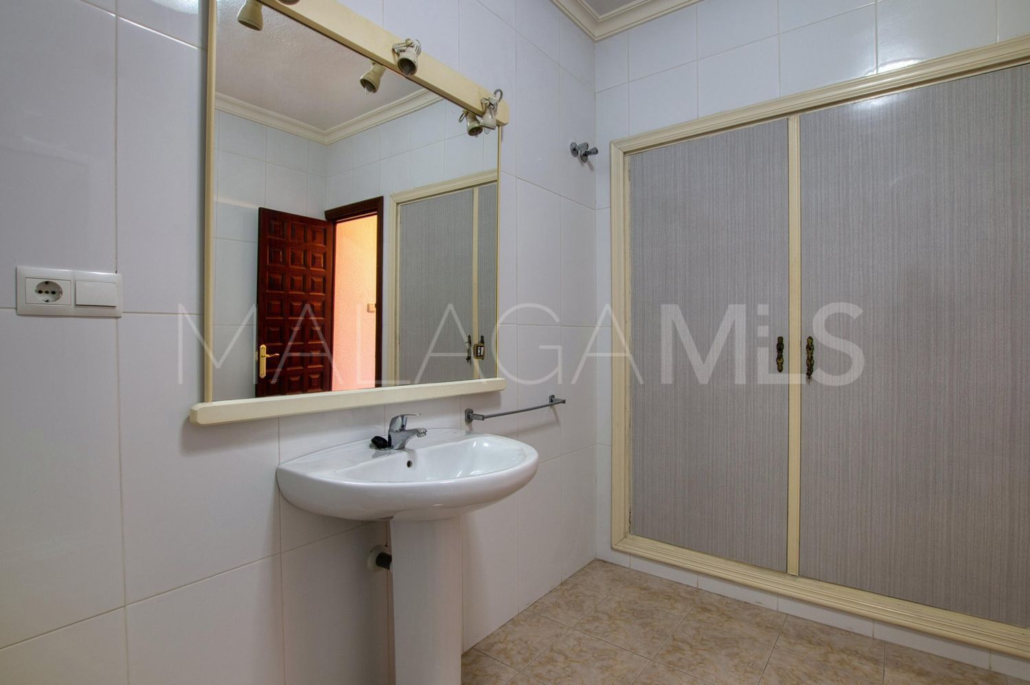 Byggnad for sale in Vélez-Málaga