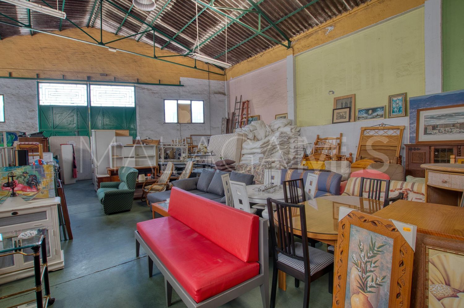 Byggnad for sale in Vélez-Málaga
