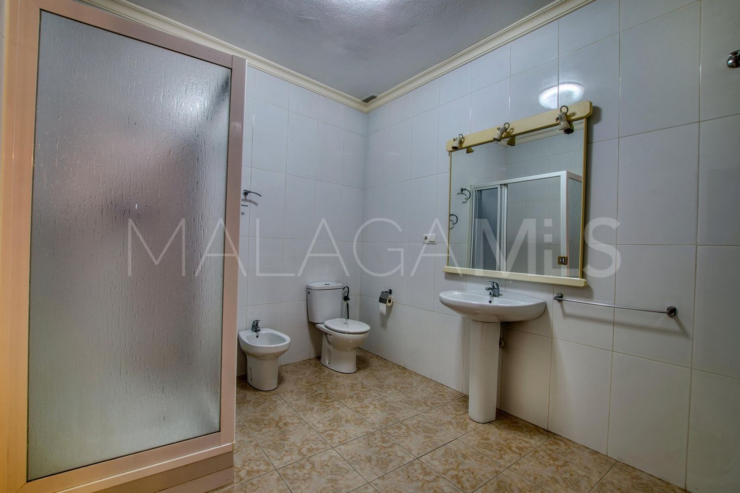 Byggnad for sale in Vélez-Málaga