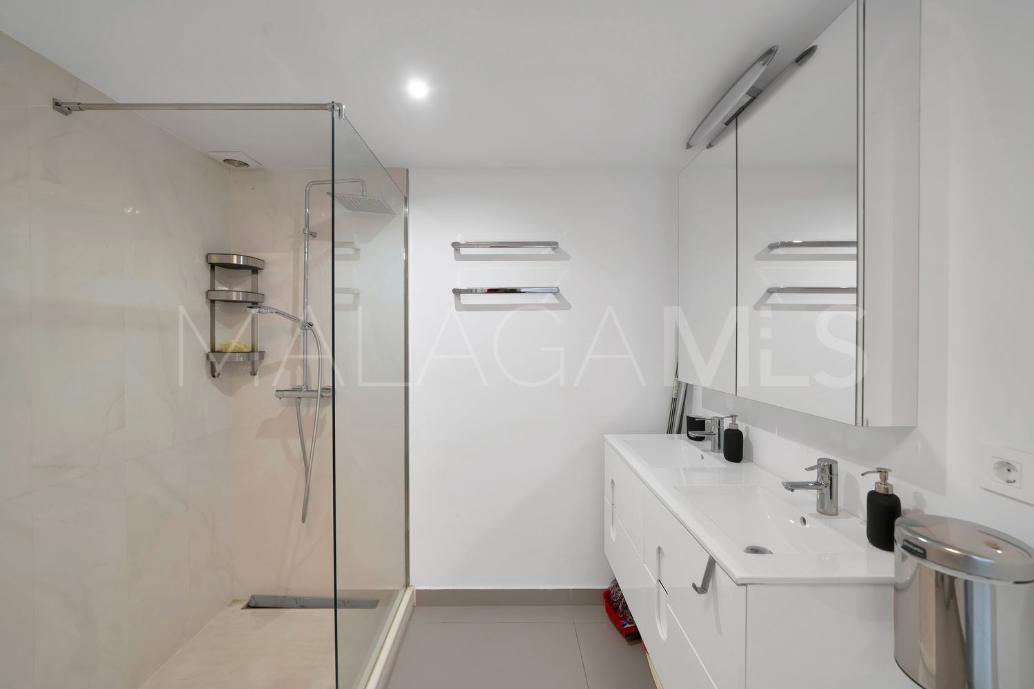 For sale flat in Playa Bajadilla - Puertos