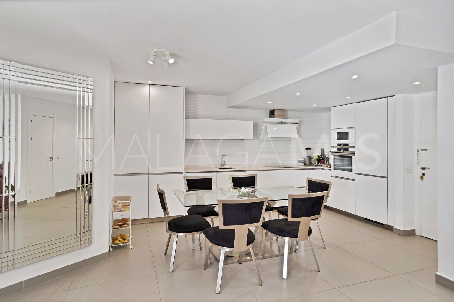 For sale flat in Playa Bajadilla - Puertos