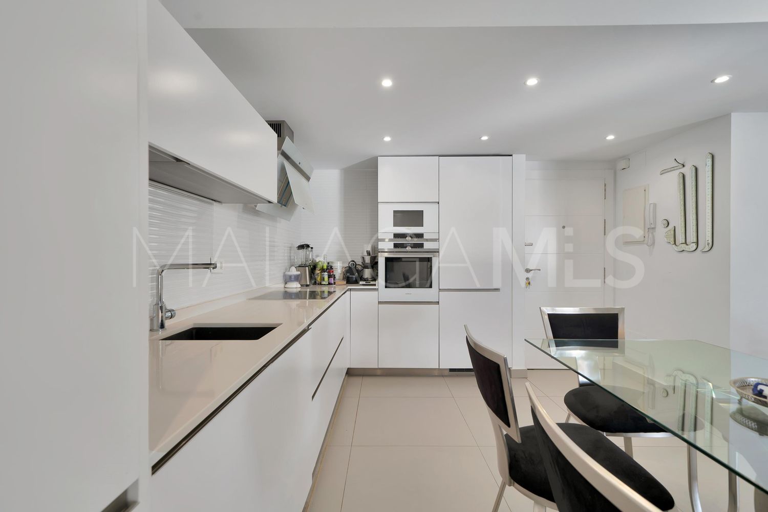 Flat for sale in Playa Bajadilla - Puertos