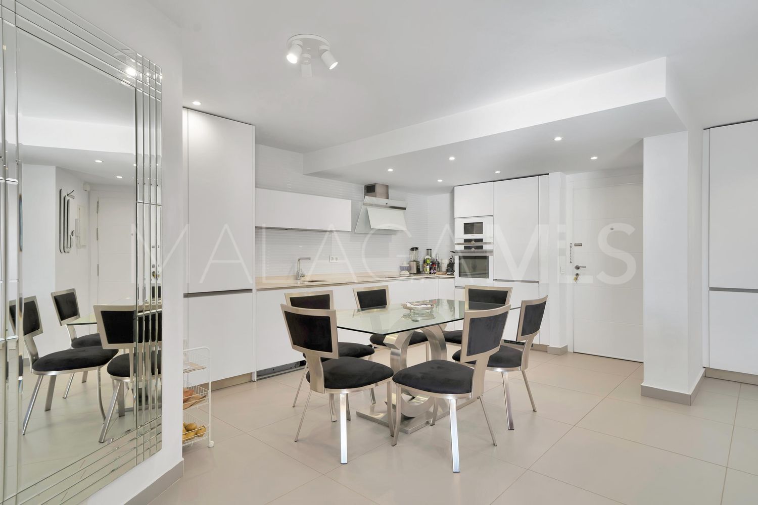 Flat for sale in Playa Bajadilla - Puertos