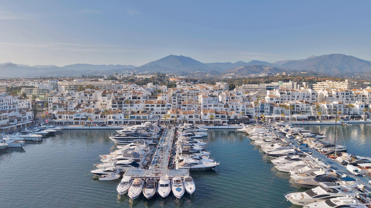 Flat for sale in Marbella - Puerto Banus