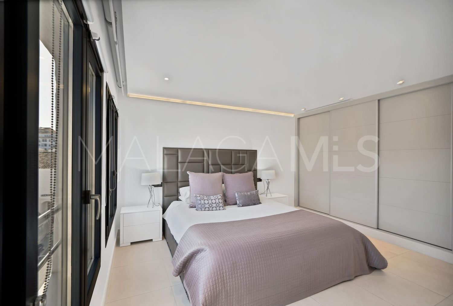 Flat for sale in Marbella - Puerto Banus