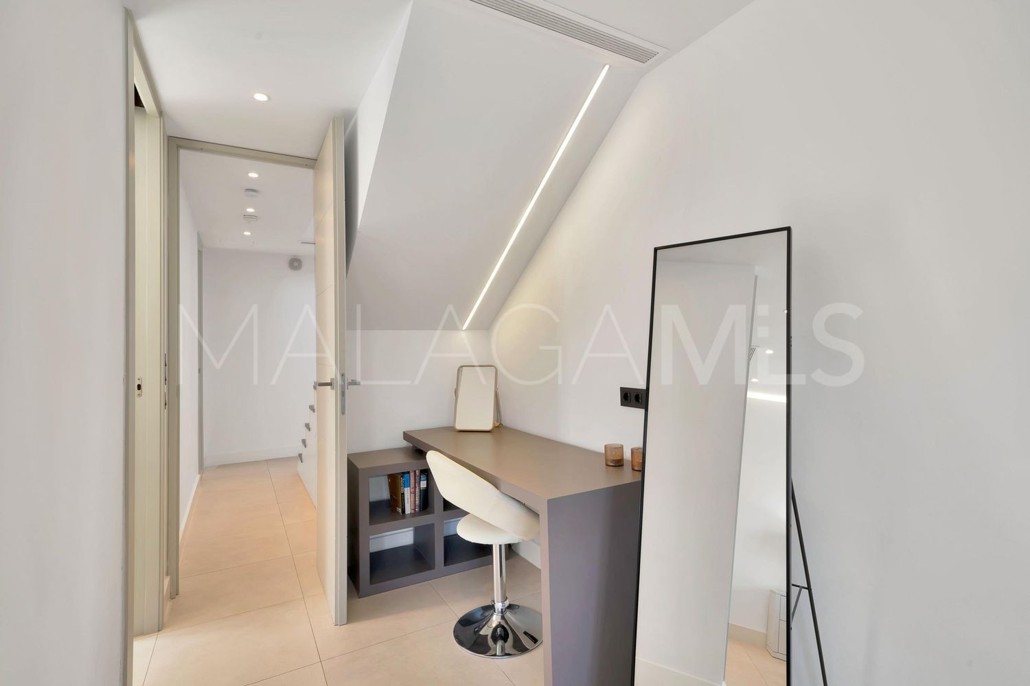 Flat for sale in Marbella - Puerto Banus