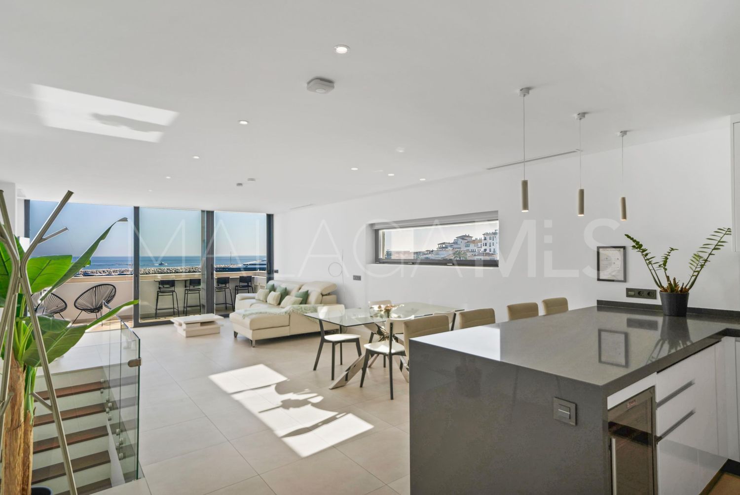 Flat for sale in Marbella - Puerto Banus