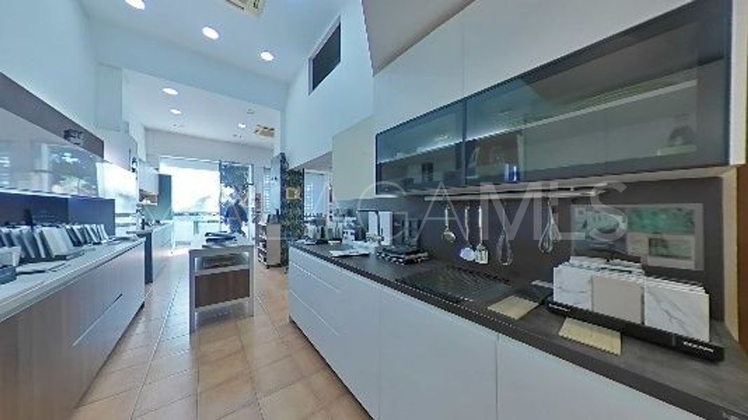 Commercial for sale in Malaga - Carretera de Cádiz