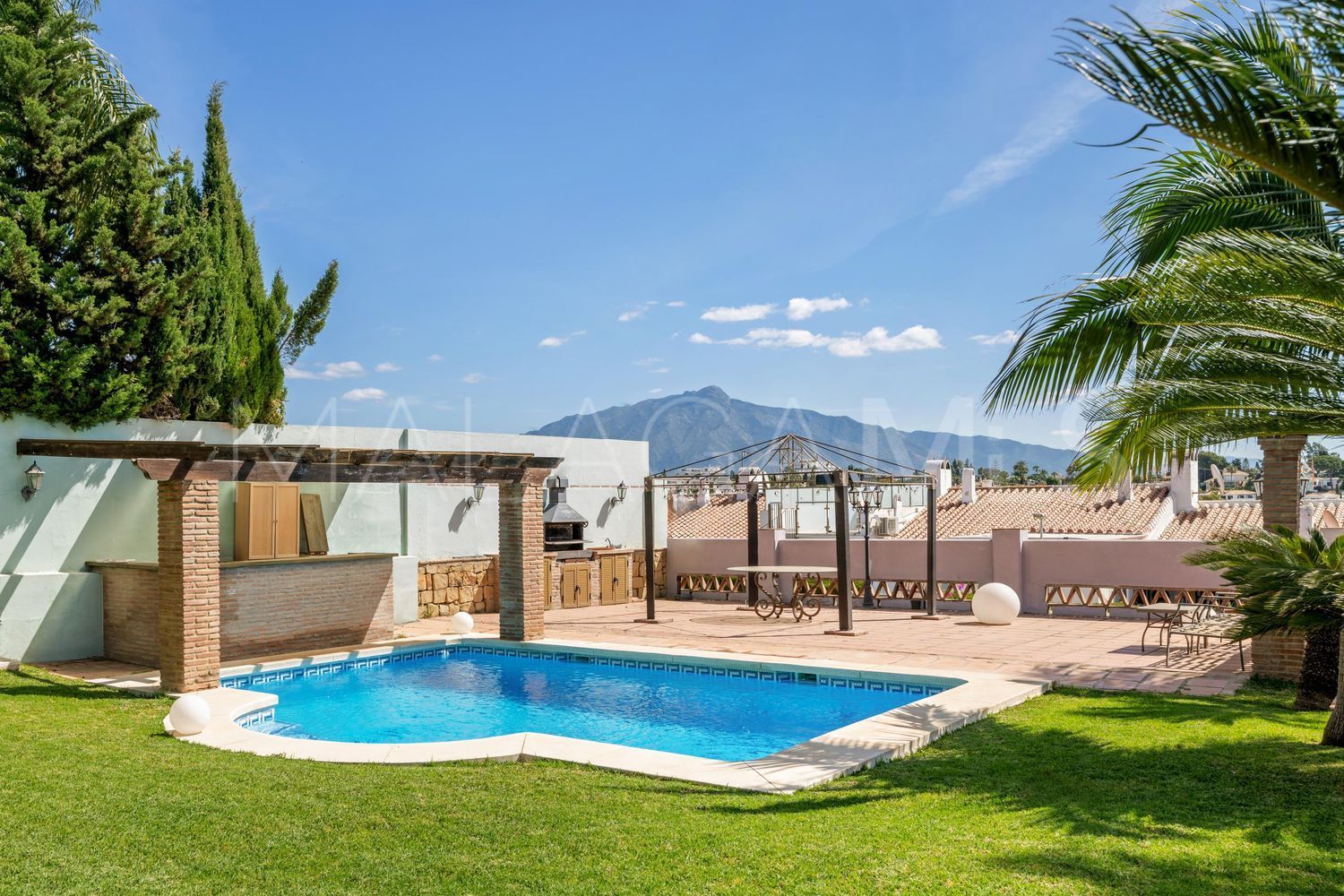 Hus i byn for sale in Nueva Atalaya