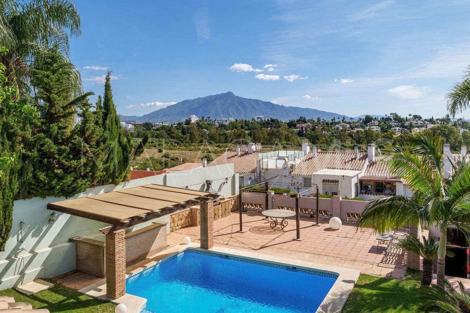 Hus i byn for sale in Nueva Atalaya