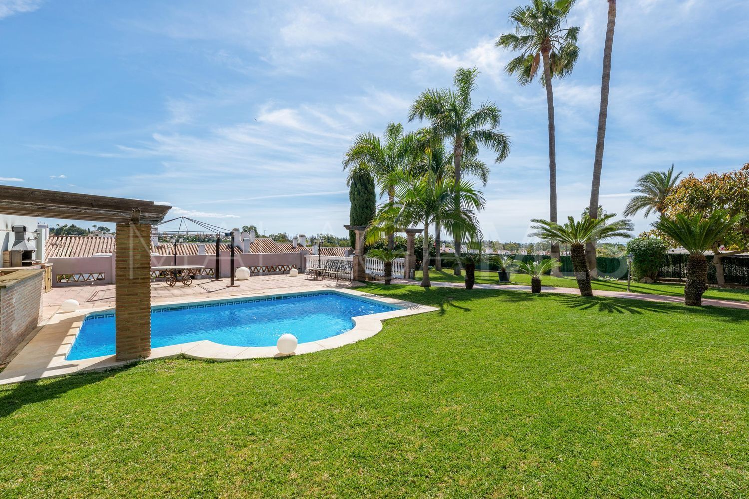 Hus i byn for sale in Nueva Atalaya