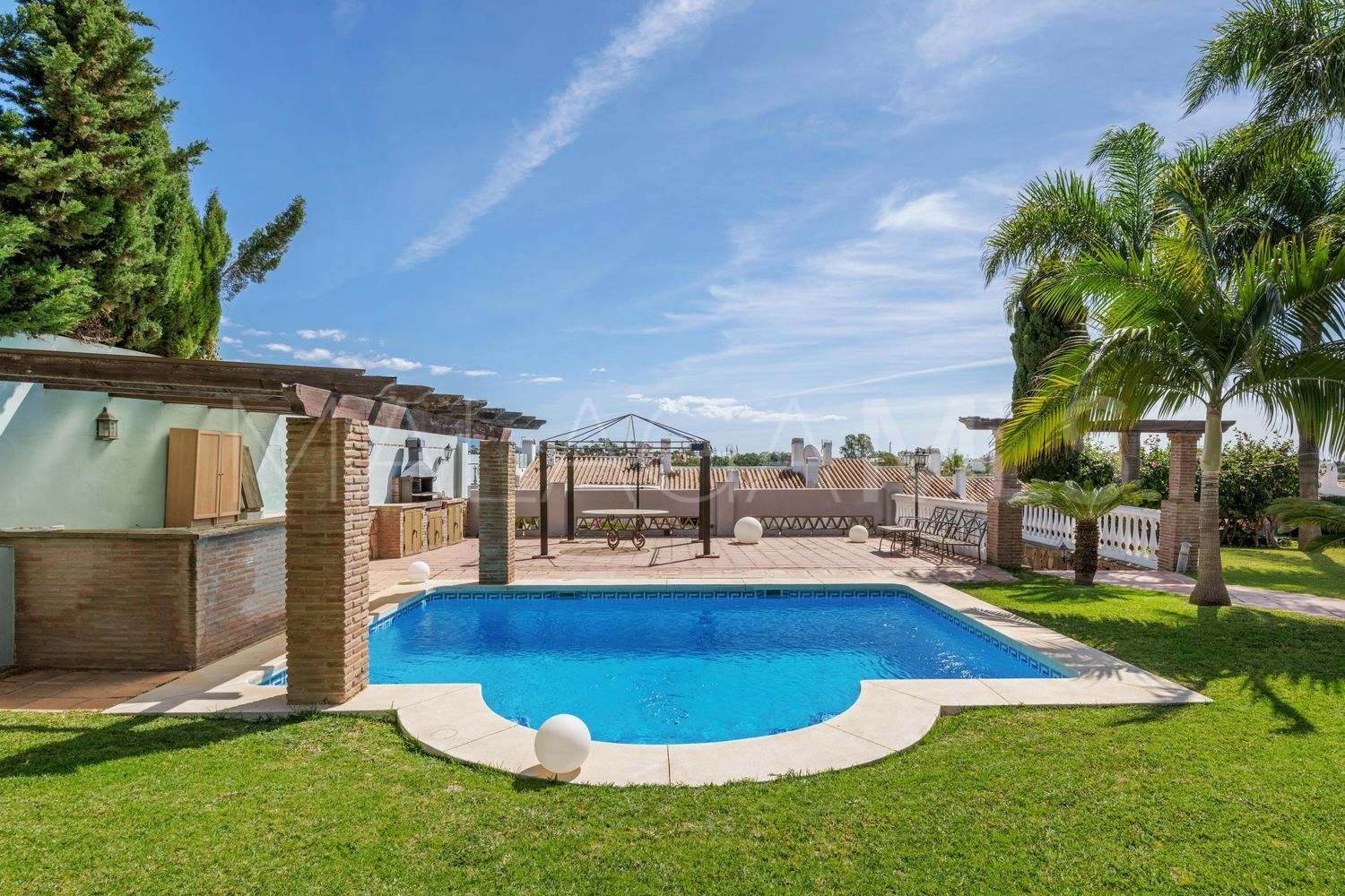 Hus i byn for sale in Nueva Atalaya