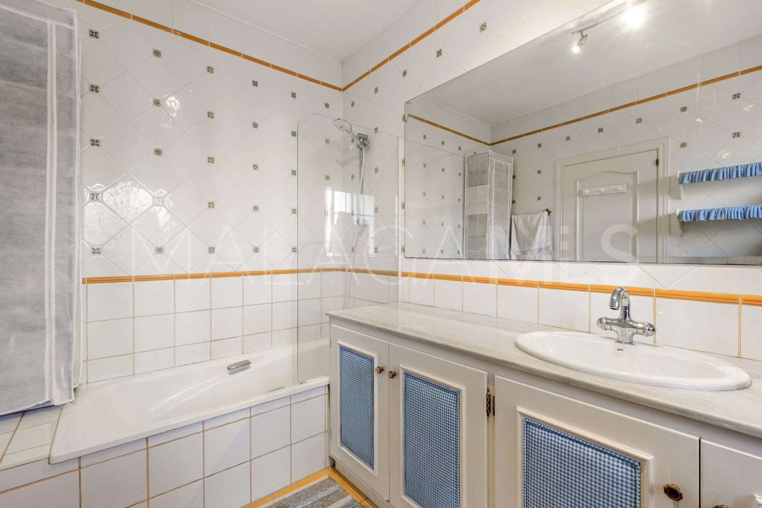 Hus i byn for sale in Nueva Atalaya