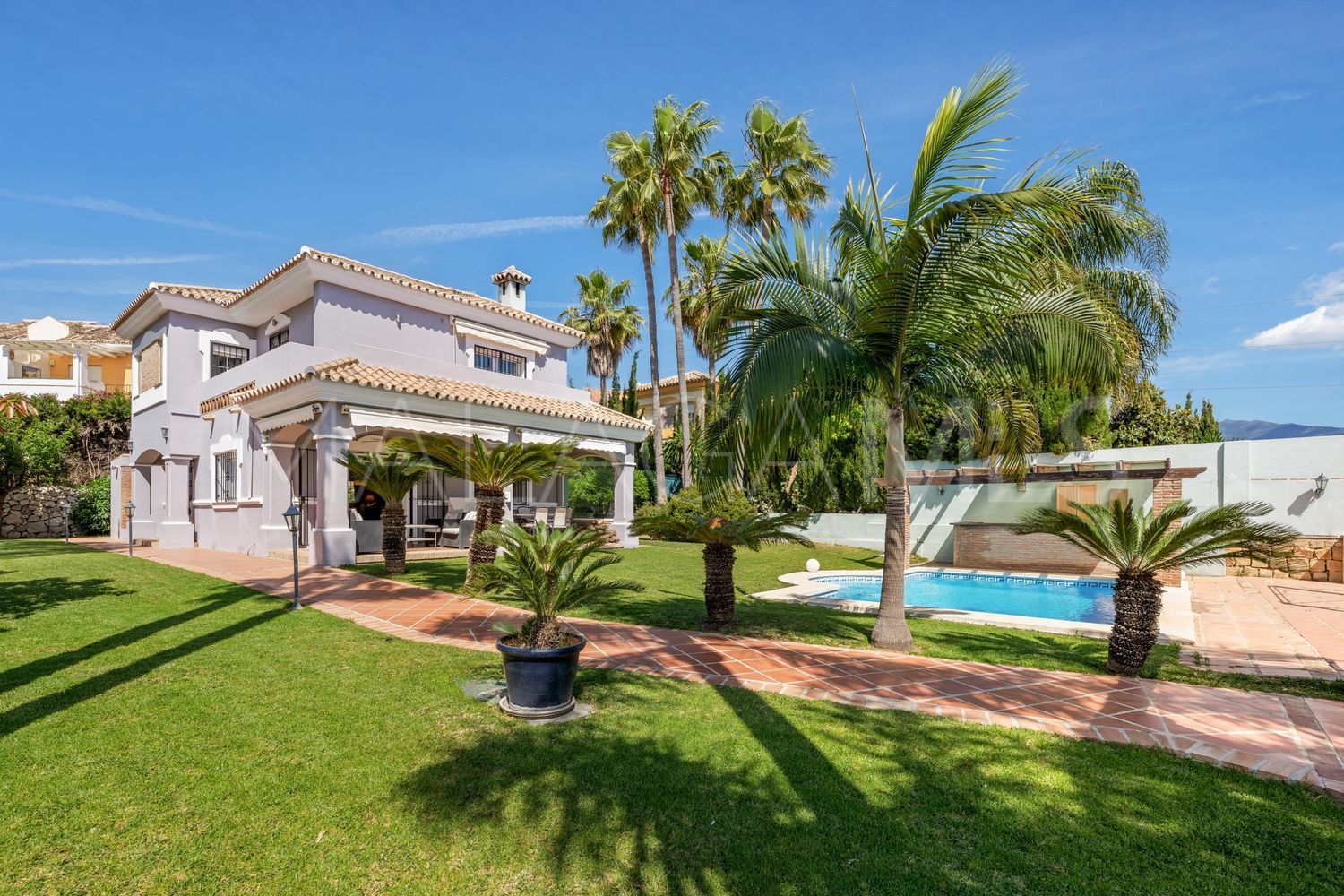 Hus i byn for sale in Nueva Atalaya
