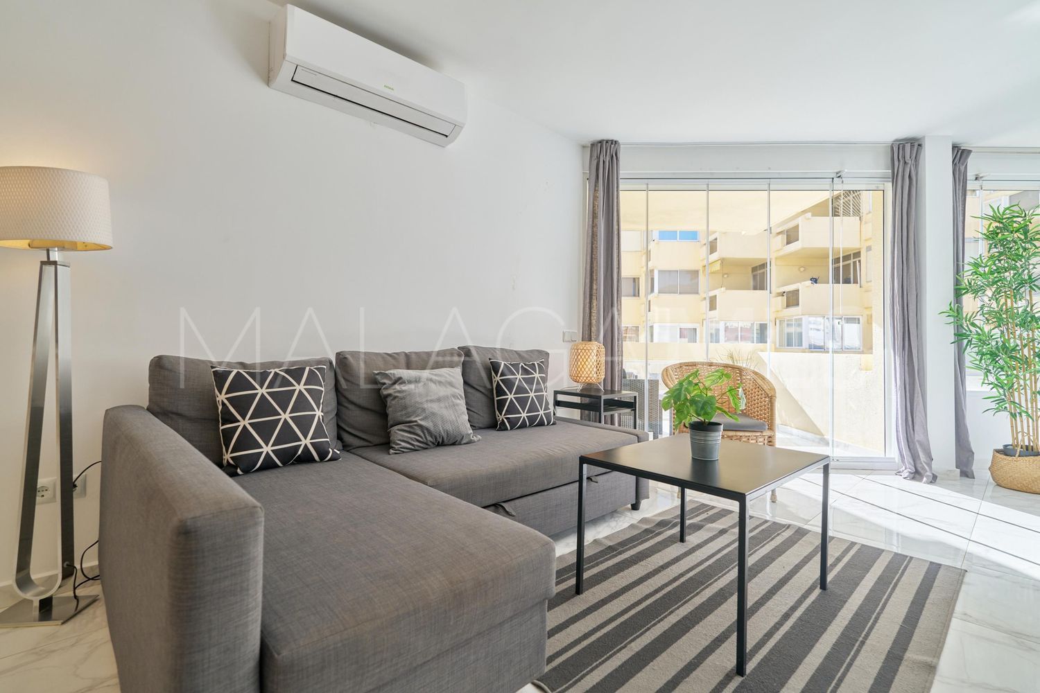 Flat for sale in Playa Bajadilla - Puertos