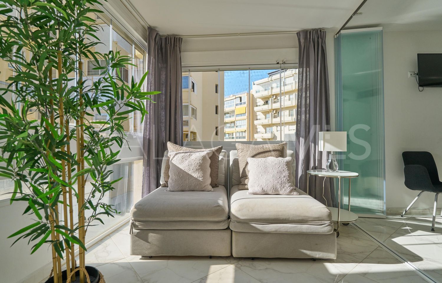 Flat for sale in Playa Bajadilla - Puertos