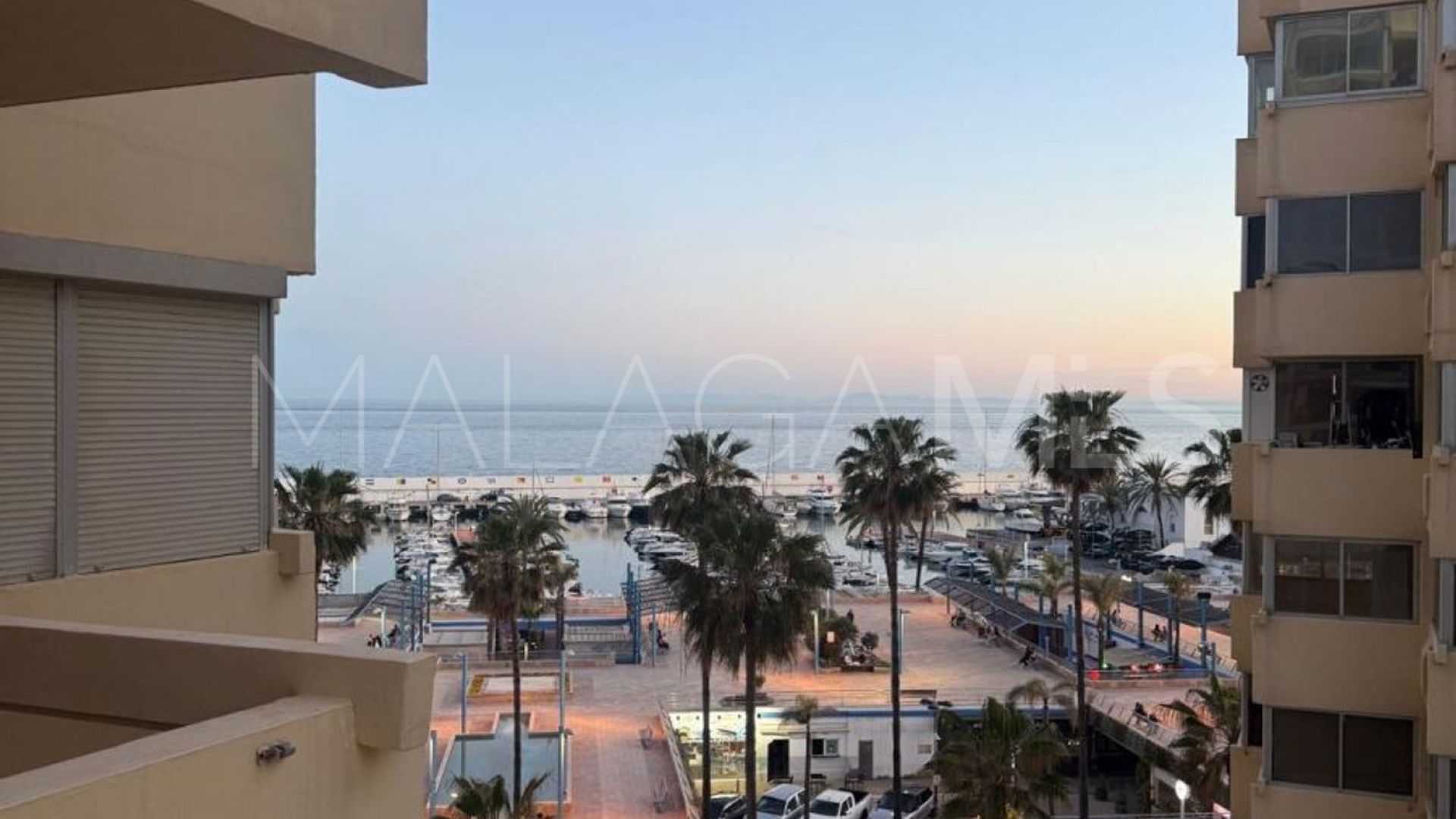 Flat for sale in Playa Bajadilla - Puertos