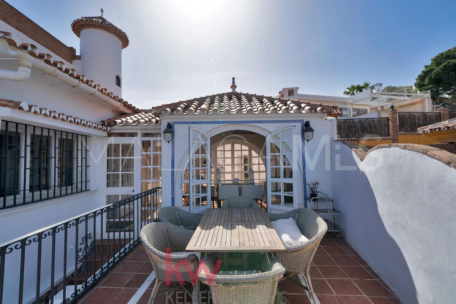 Hus i byn for sale in Cerrado Calderón - El Morlaco