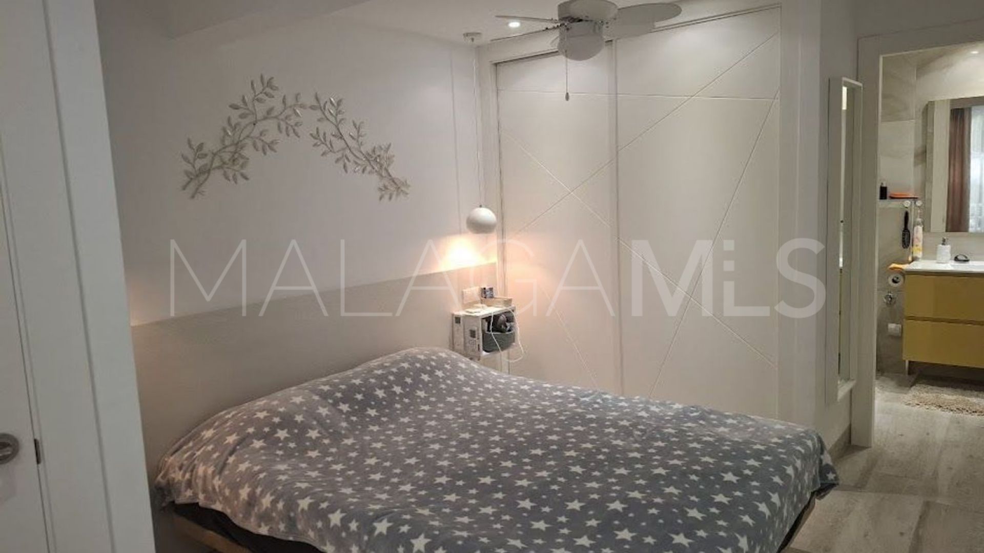 Buy flat in Playa de la Fontanilla with 3 bedrooms