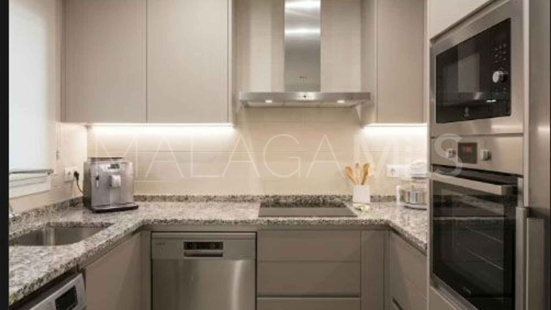 Flat for sale in Hacienda Elviria