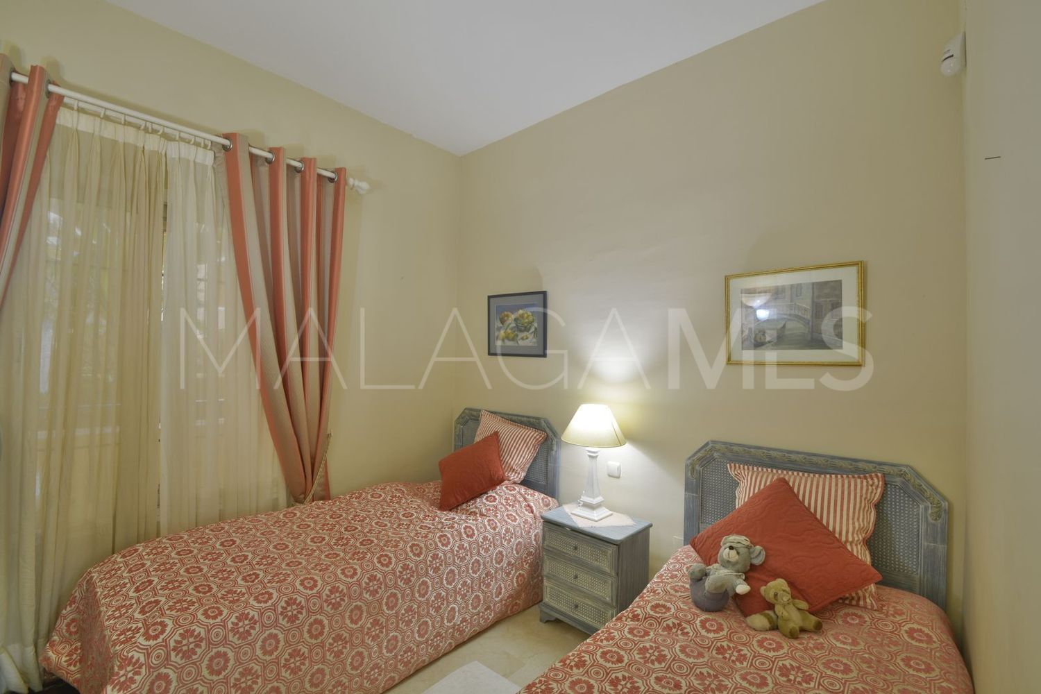 Flat for sale in Hacienda Elviria