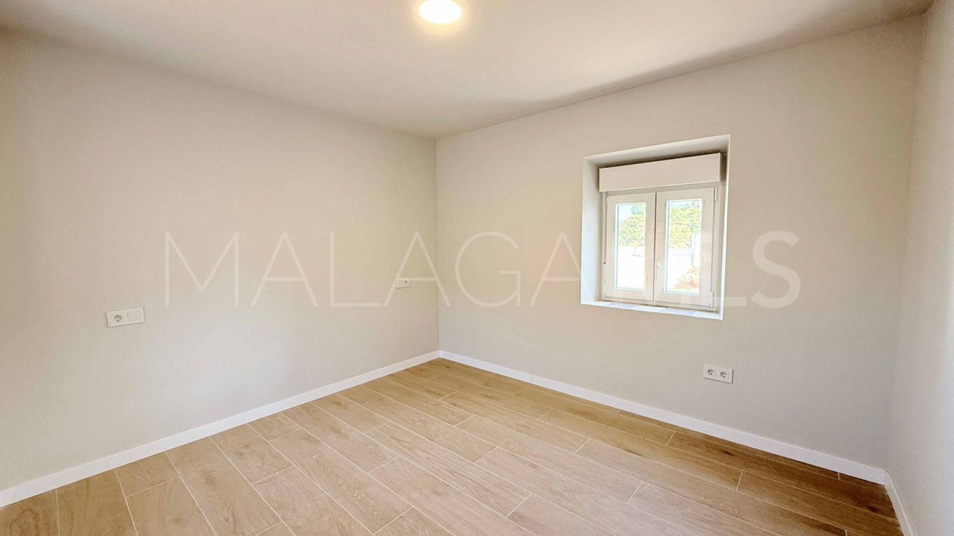 Casa de campo with 3 bedrooms for sale in Coin