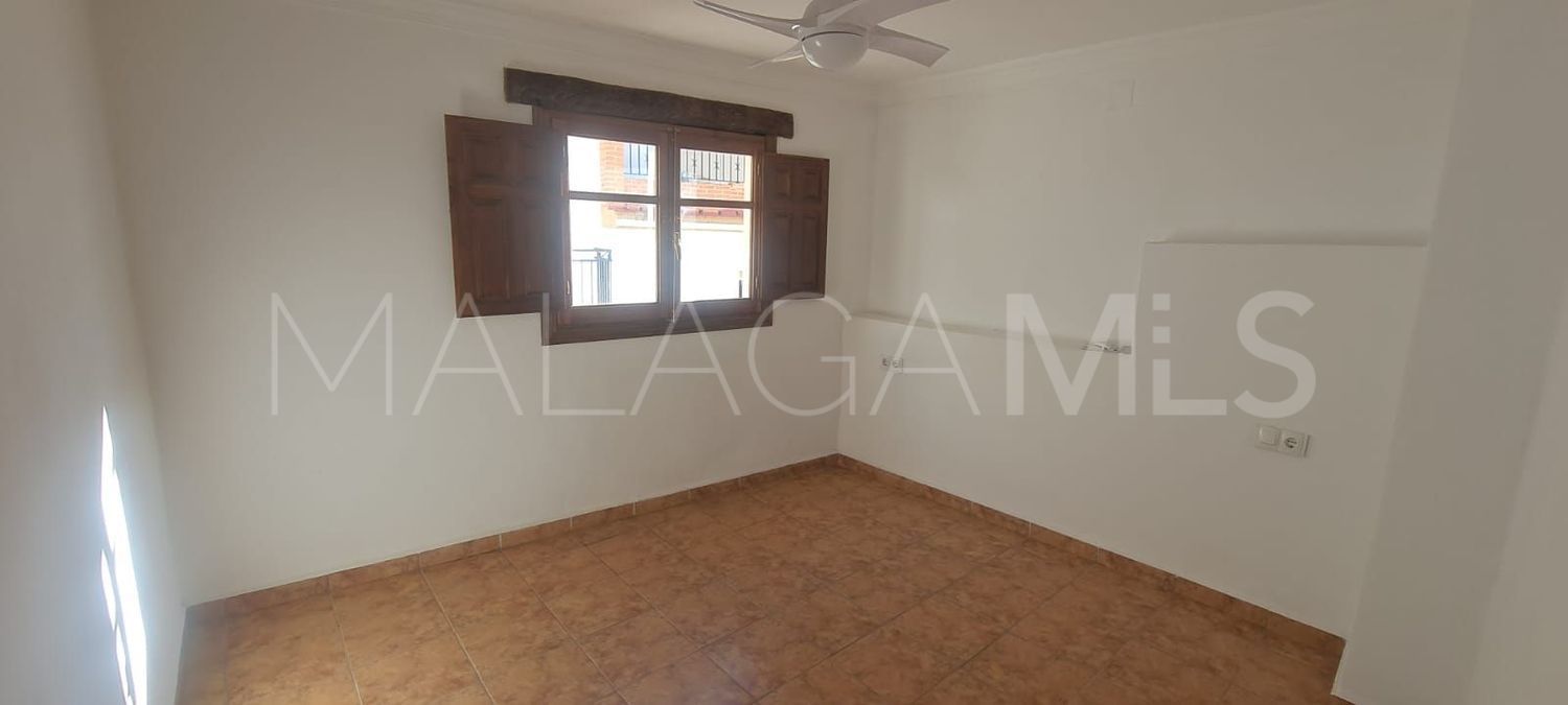 Casa de 3 bedrooms a la venta in Alozaina