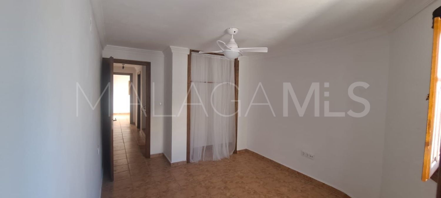 Casa de 3 bedrooms a la venta in Alozaina