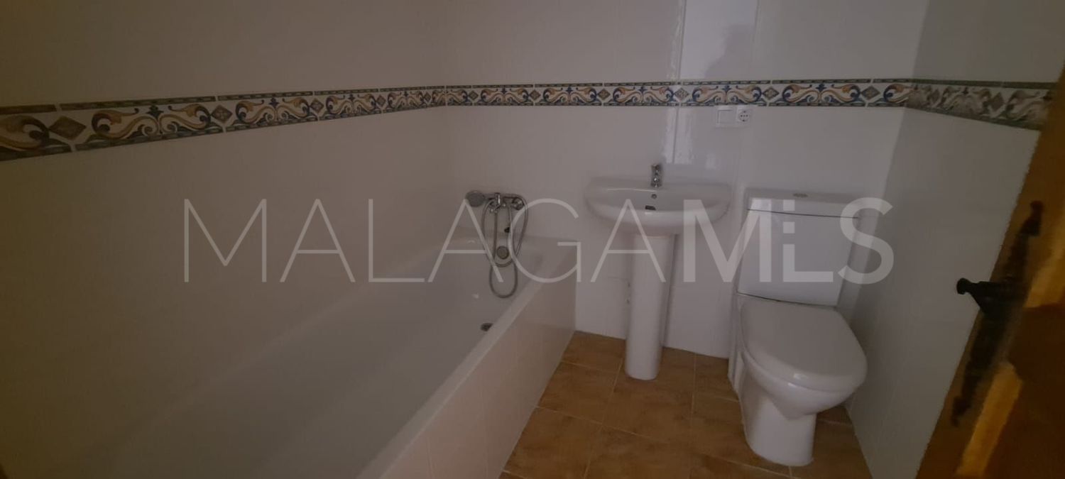 Casa de 3 bedrooms a la venta in Alozaina