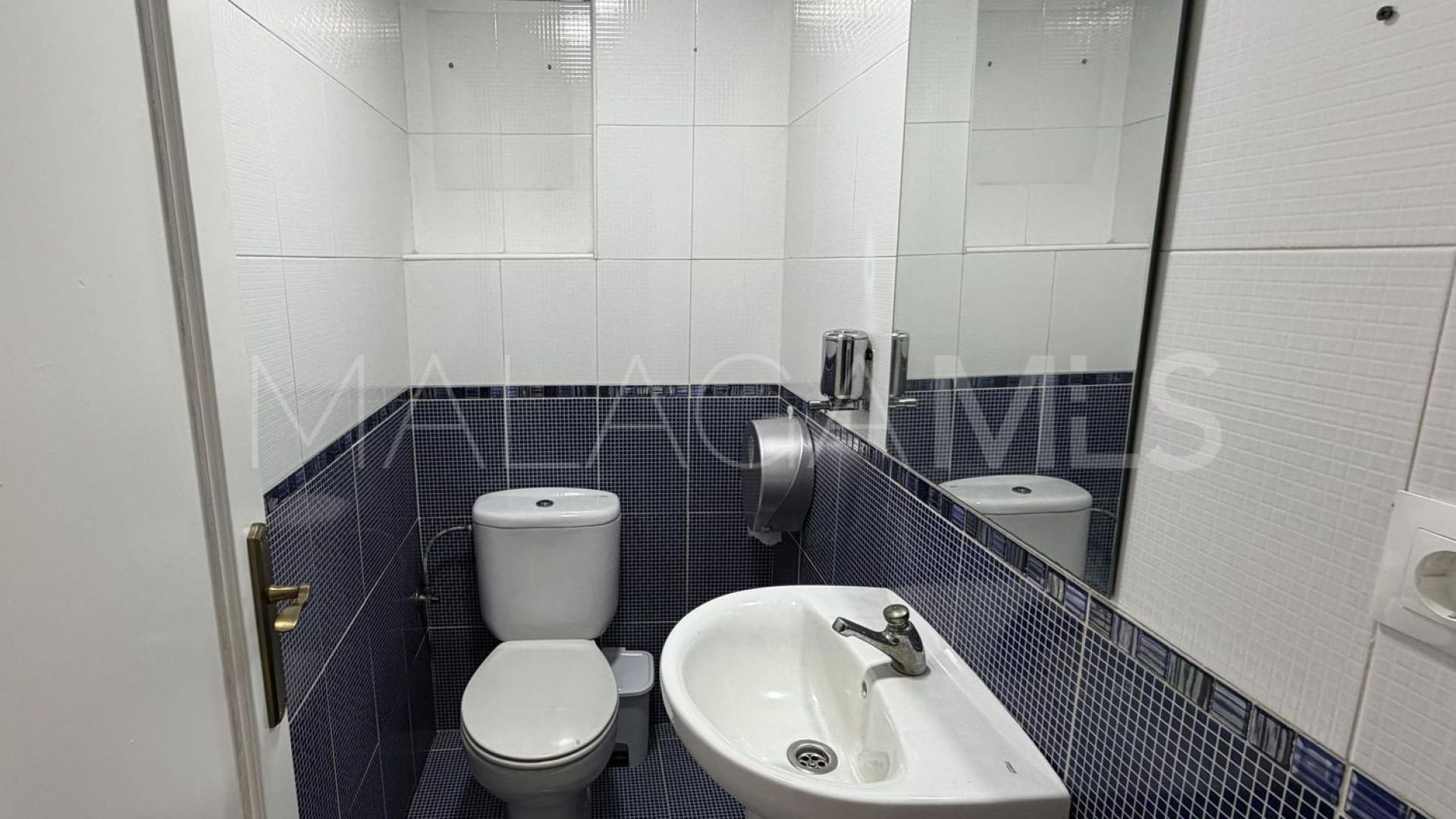 Kommersiella lokaler for sale in Altos de Estepona