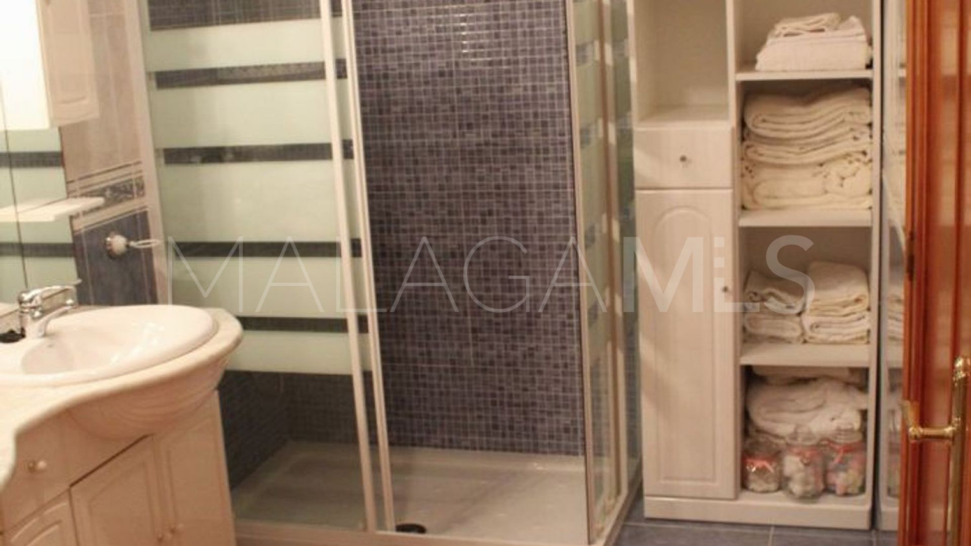 Haus for sale in Cuevas Bajas