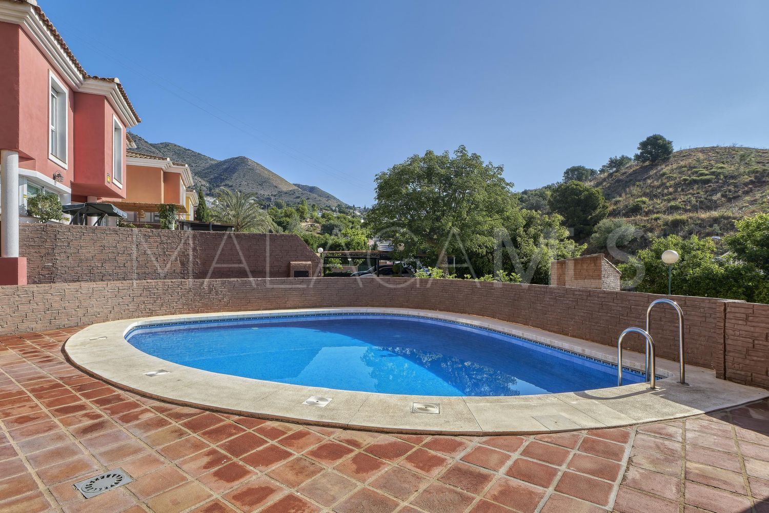 Hus i byn for sale in La Capellania