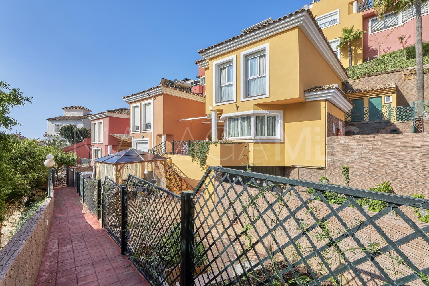 Hus i byn for sale in La Capellania