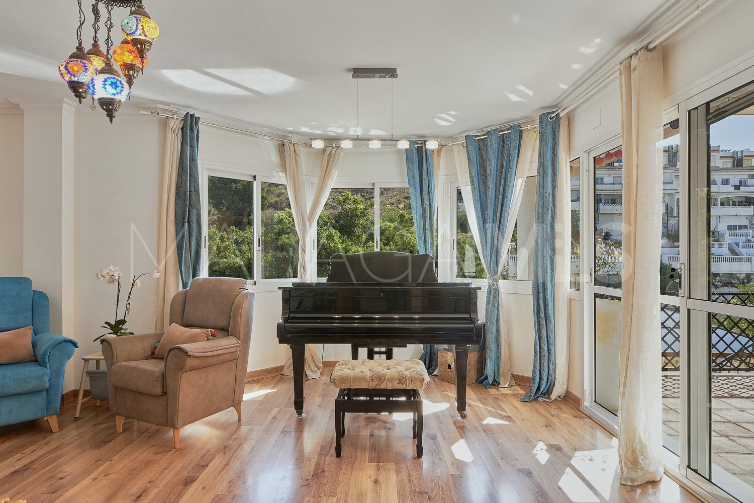 Hus i byn for sale in La Capellania
