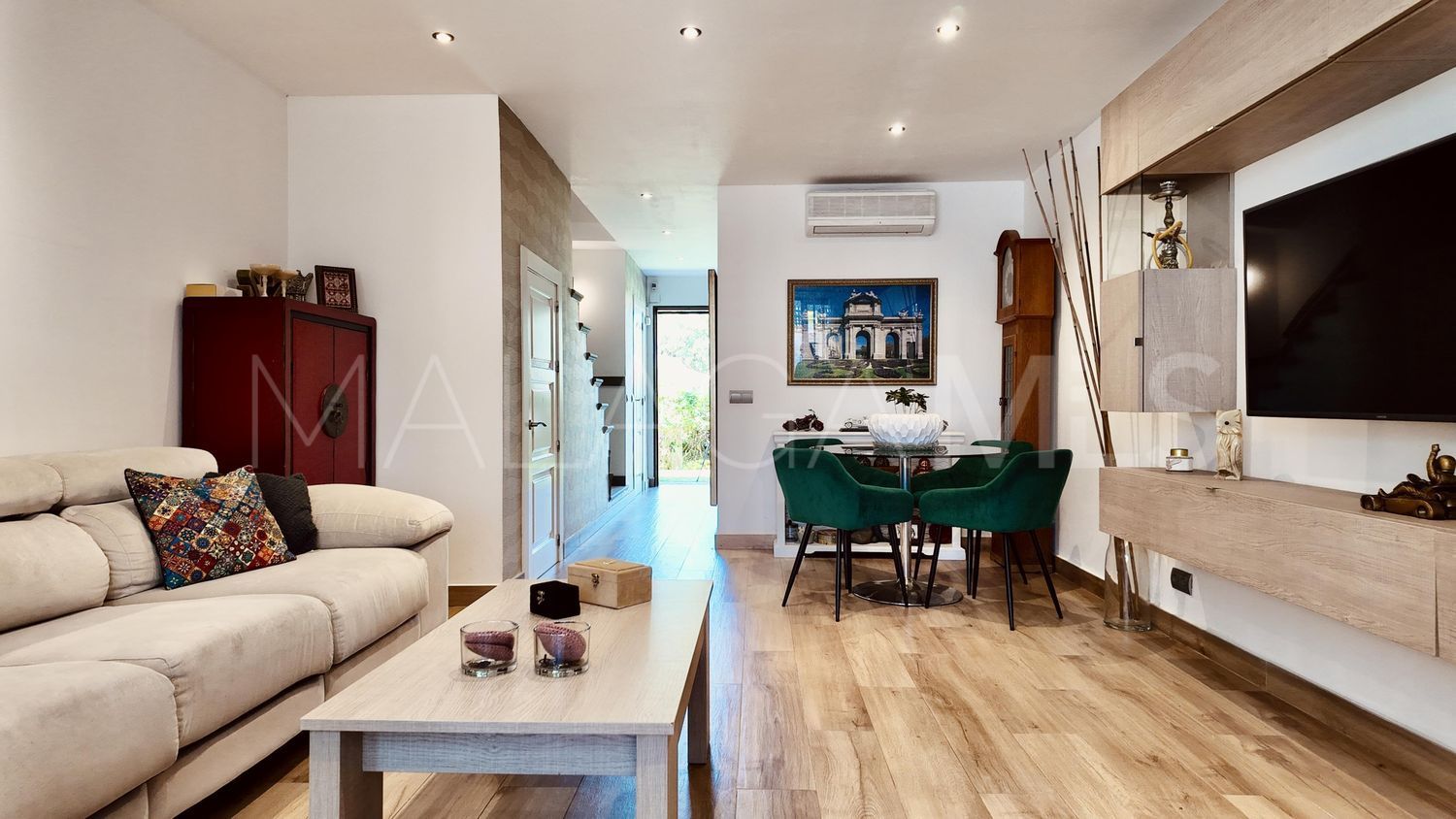 Maison de ville for sale in Hacienda Elviria