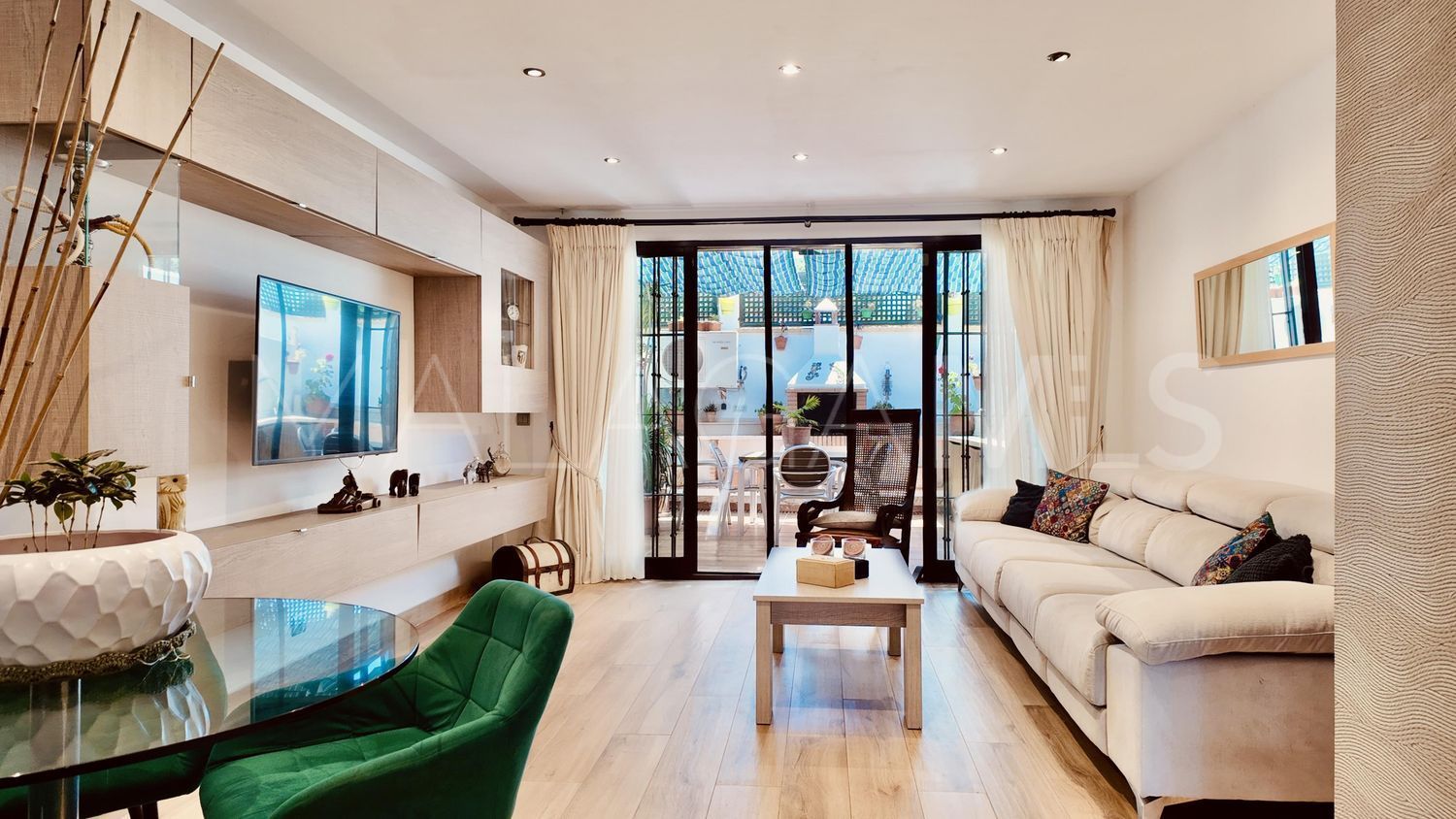 Maison de ville for sale in Hacienda Elviria