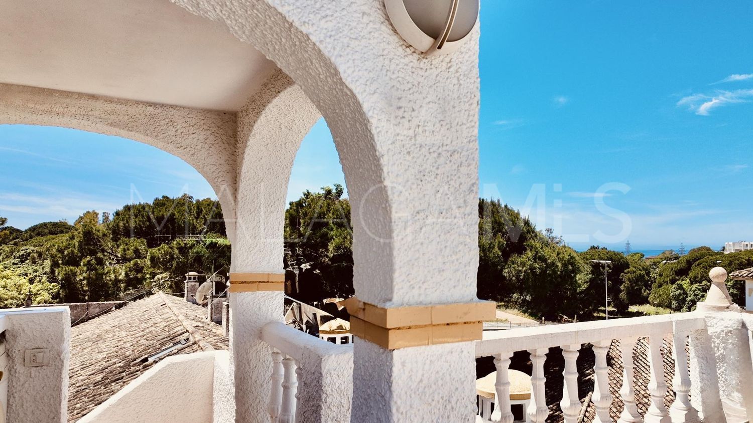 Maison de ville for sale in Hacienda Elviria