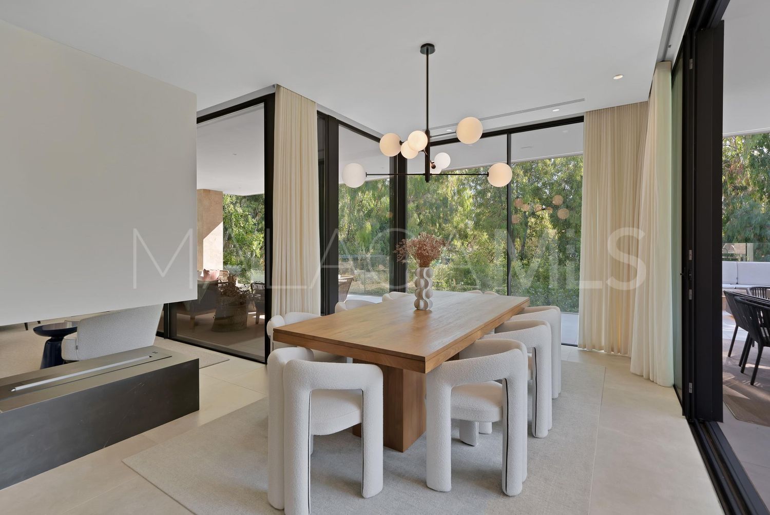 Hus i byn for sale in Los Naranjos
