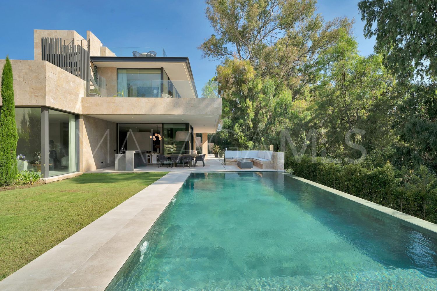 Hus i byn for sale in Los Naranjos
