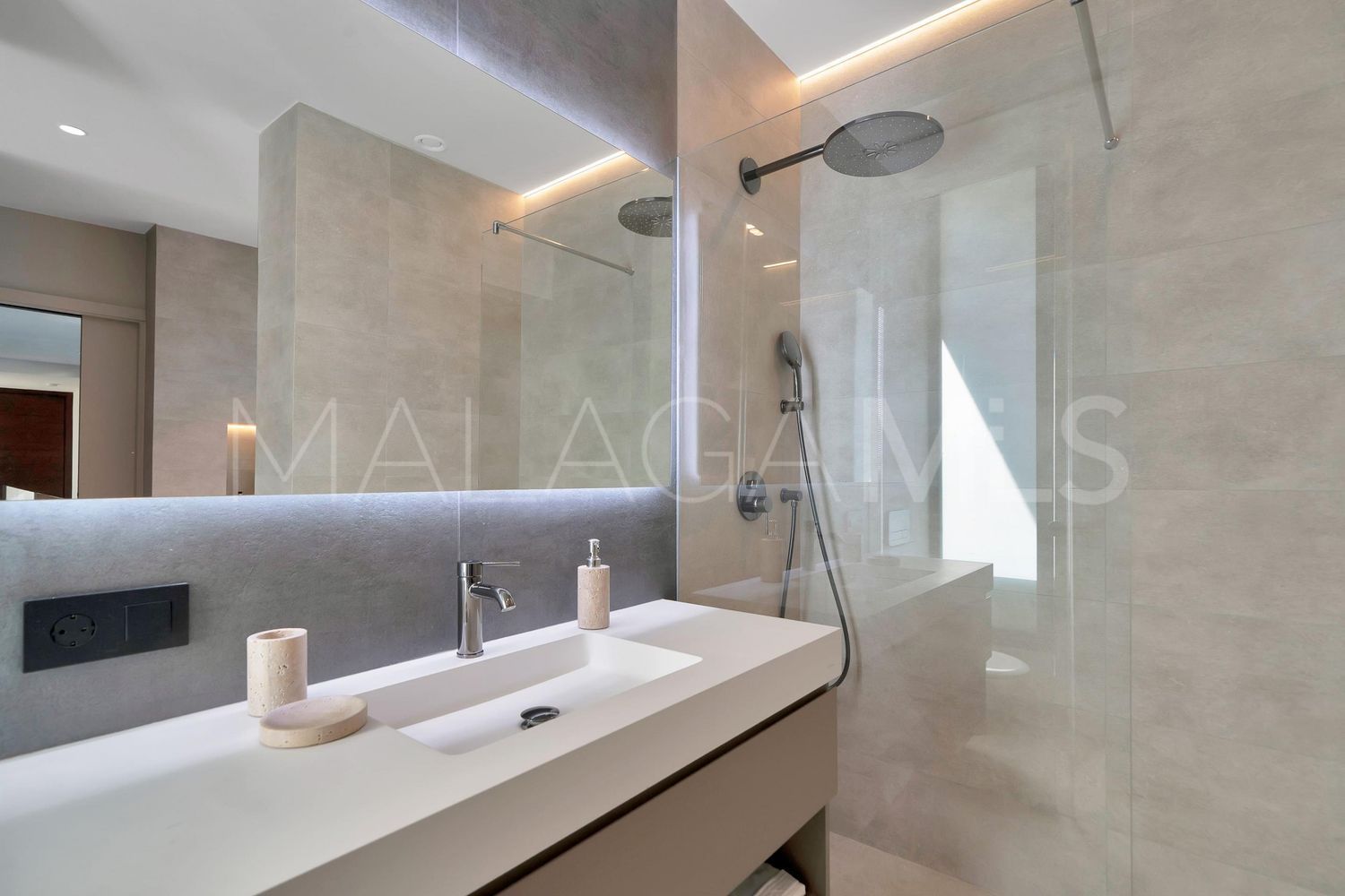 Hus i byn for sale in Los Naranjos