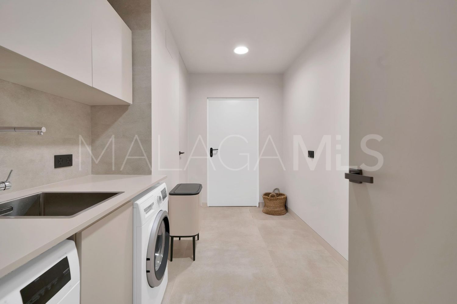 Hus i byn for sale in Los Naranjos