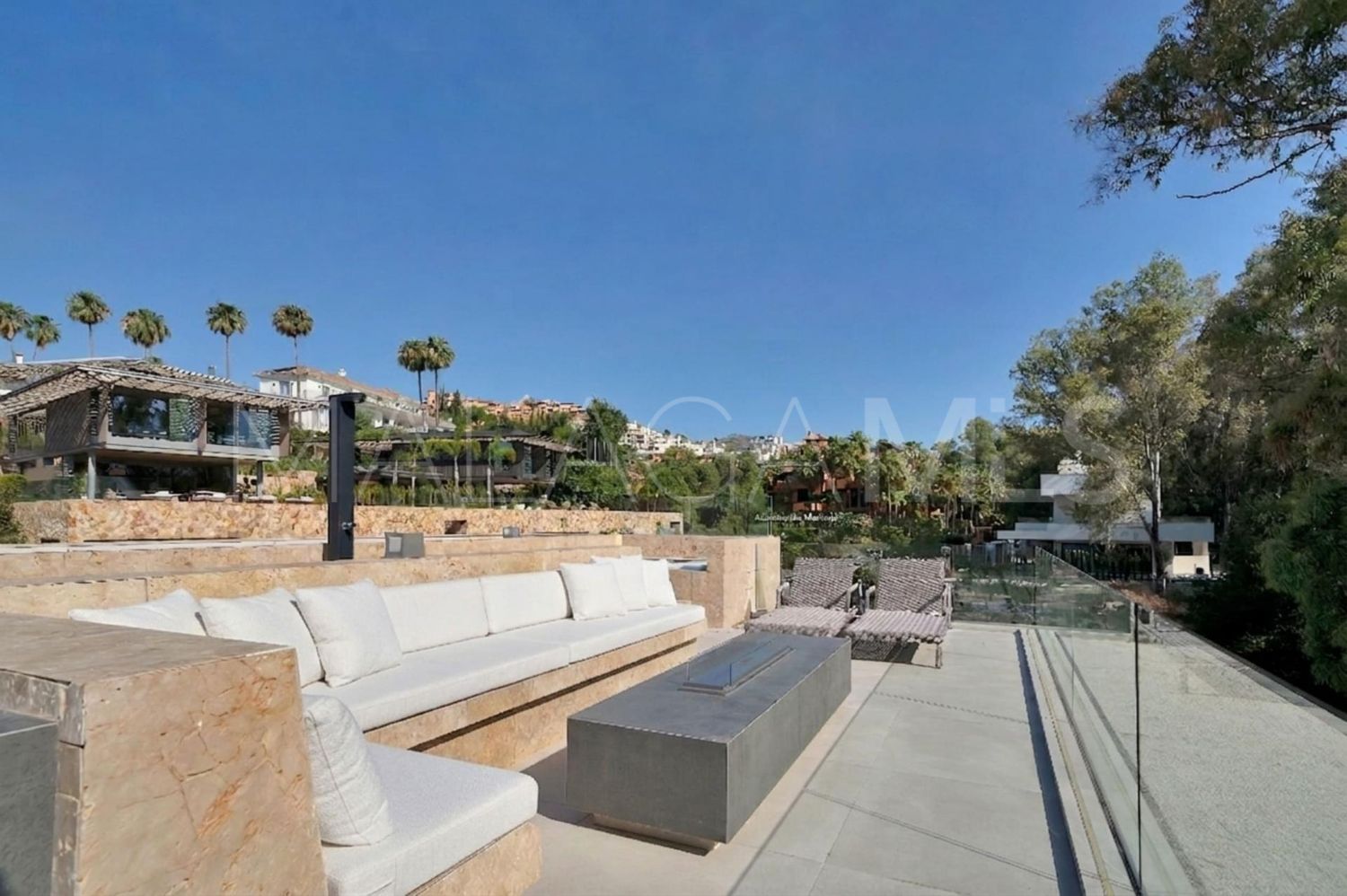 Hus i byn for sale in Los Naranjos